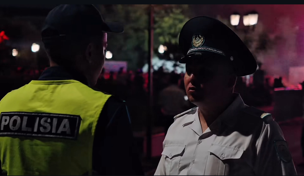 Пісетін қызбен анальный секс